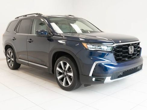 Used 2025 Honda Pilot Elite image 9