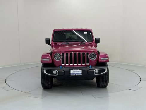 Used 2022 Jeep Wrangler Unlimited Sahara w/ Cold Weather Group image 8