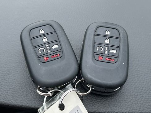 Certified 2025 Honda Civic Sport image 30