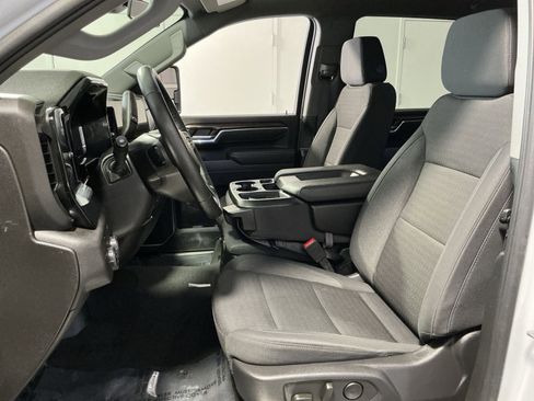 Used 2025 Chevrolet Silverado 2500 LT w/ Convenience Package image 21