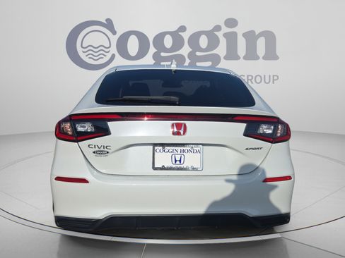 Used 2023 Honda Civic Sport image 4