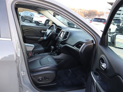 Used 2021 Jeep Cherokee Latitude Lux w/ Sun & Sound Group image 29