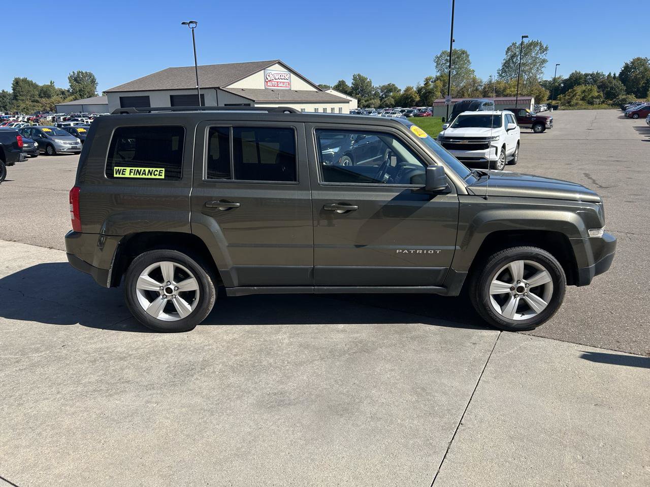 Used 2015 Jeep Patriot Latitude AWD/4WD image 4