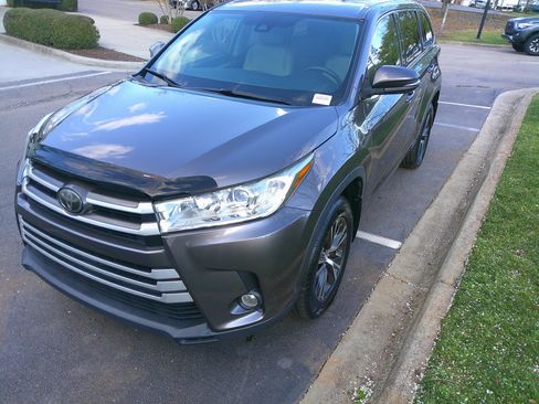 Used 2018 Toyota Highlander Plus image 6