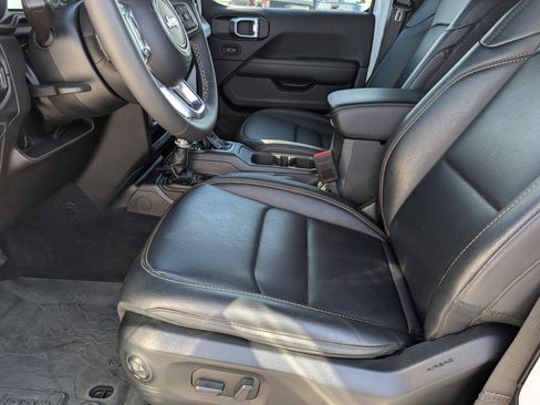 Used 2025 Jeep Wrangler Sahara w/ Safety Group image 13