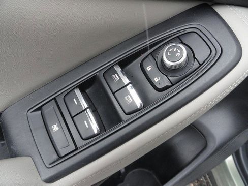 Used 2021 Subaru Forester Limited image 21