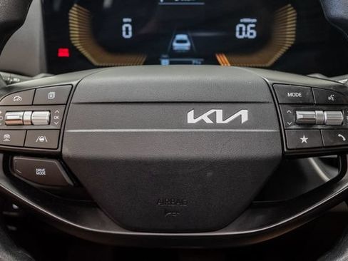 Used 2025 Kia K4 FWD image 12