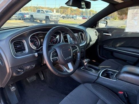 Used 2018 Dodge Charger SXT Plus w/ Driver Confidence Group image 11