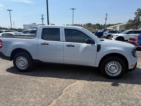Used 2025 Ford Maverick XL w/ Equipment Group 102A image 8