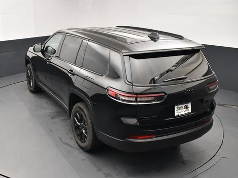 Used 2024 Jeep Grand Cherokee L Altitude AWD/4WD image 16