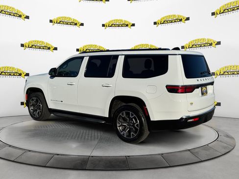 Used 2024 Jeep Wagoneer Series III image 3