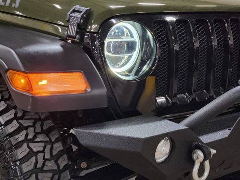Used 2021 Jeep Wrangler Unlimited Sport AWD/4WD image 13