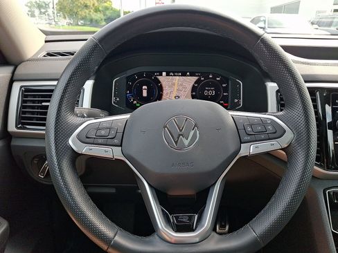 Certified 2023 Volkswagen Atlas SEL R-Line AWD/4WD image 20