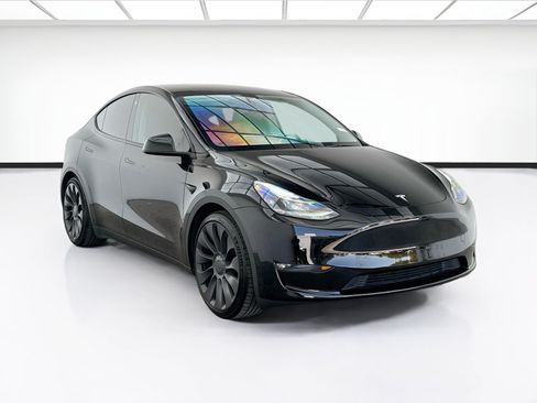 Used 2023 Tesla Model Y Performance AWD/4WD image 3