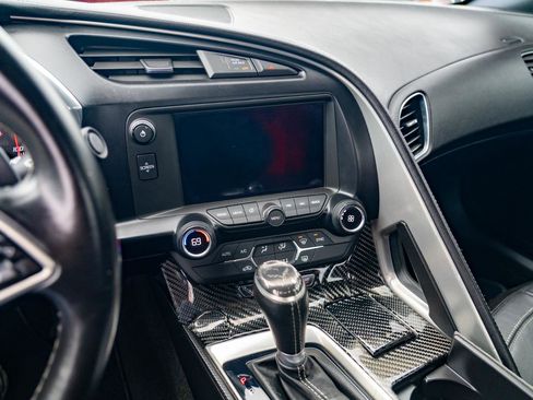 Used 2016 Chevrolet Corvette Stingray Convertible w/ Carbon Flash Badge Package image 18