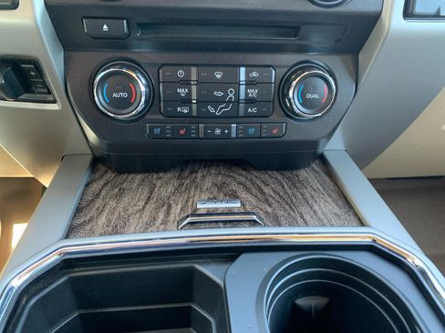 Used 2017 Ford F250 Lariat w/ Chrome Package image 29