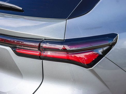 Used 2026 Chevrolet Equinox EV LT image 8