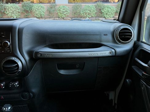 Used 2018 Jeep Wrangler Sport image 32