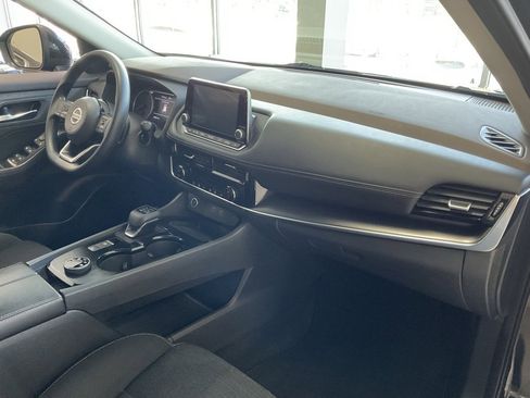 Used 2021 Nissan Rogue SV image 18