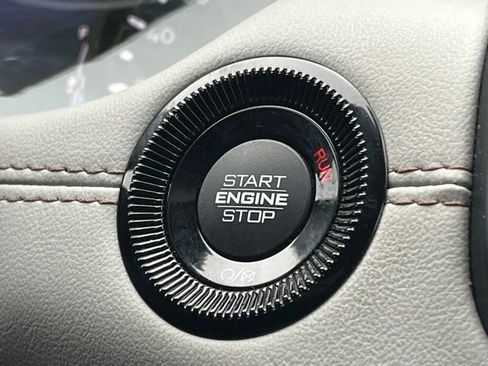 Used 2022 Jeep Compass Limited image 16