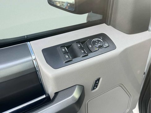 Used 2015 Ford F150 XLT w/ Equipment Group 302A Luxury image 22