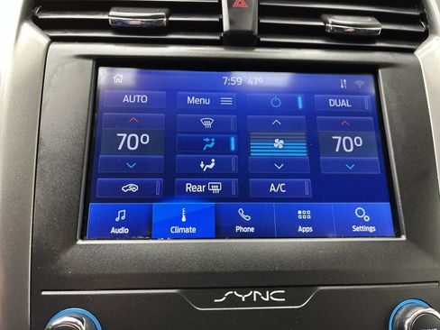 Used 2020 Ford Fusion SE image 19