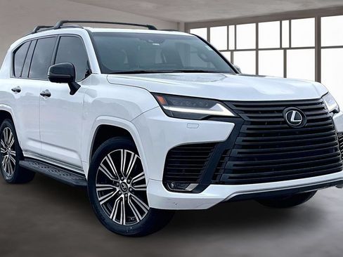 Used 2022 Lexus LX 600 4WD w/ Appearance Package image 10