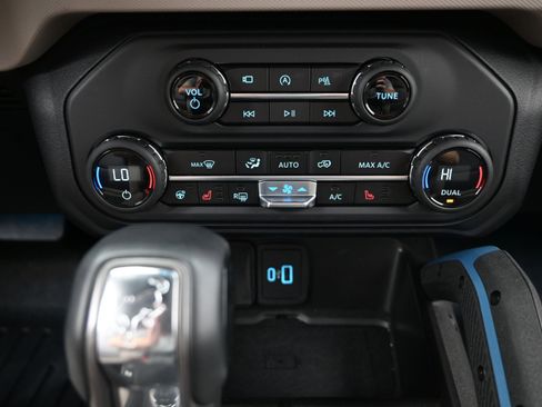Used 2023 Ford Bronco Wildtrak AWD/4WD image 36
