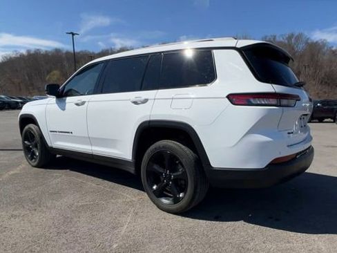 Used 2023 Jeep Grand Cherokee L Laredo AWD/4WD image 6