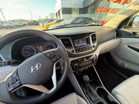 Used 2017 Hyundai Tucson SE image 5