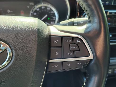 Used 2022 Toyota Highlander Platinum AWD/4WD image 29