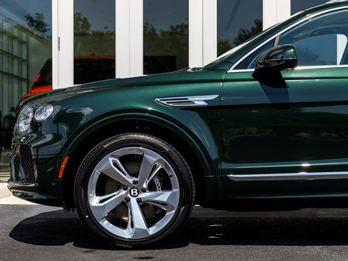 New 2026 Bentley Bentayga AWD/4WD image 8