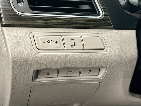 Used 2017 Hyundai Sonata Limited w/ Tech Package 03 FWD image 17