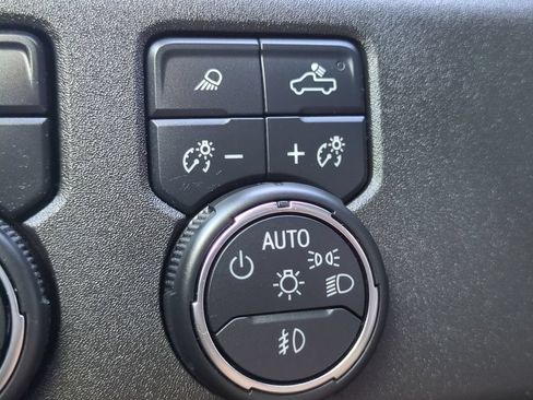 Used 2022 Chevrolet Silverado 1500 High Country w/ High Country Premium Package AWD/4WD image 31