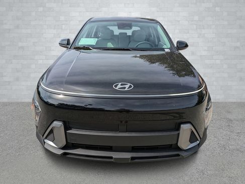 New 2026 Hyundai Kona SE image 3