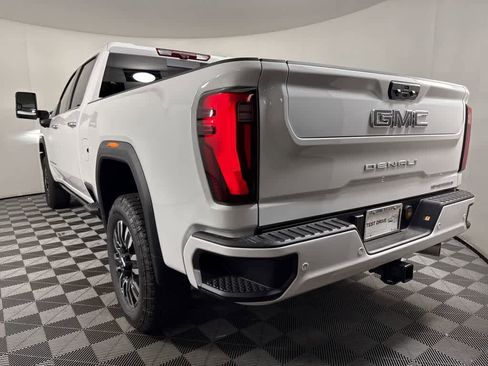 New 2025 GMC Sierra 2500 Denali Ultimate w/ Max Trailering Package image 4
