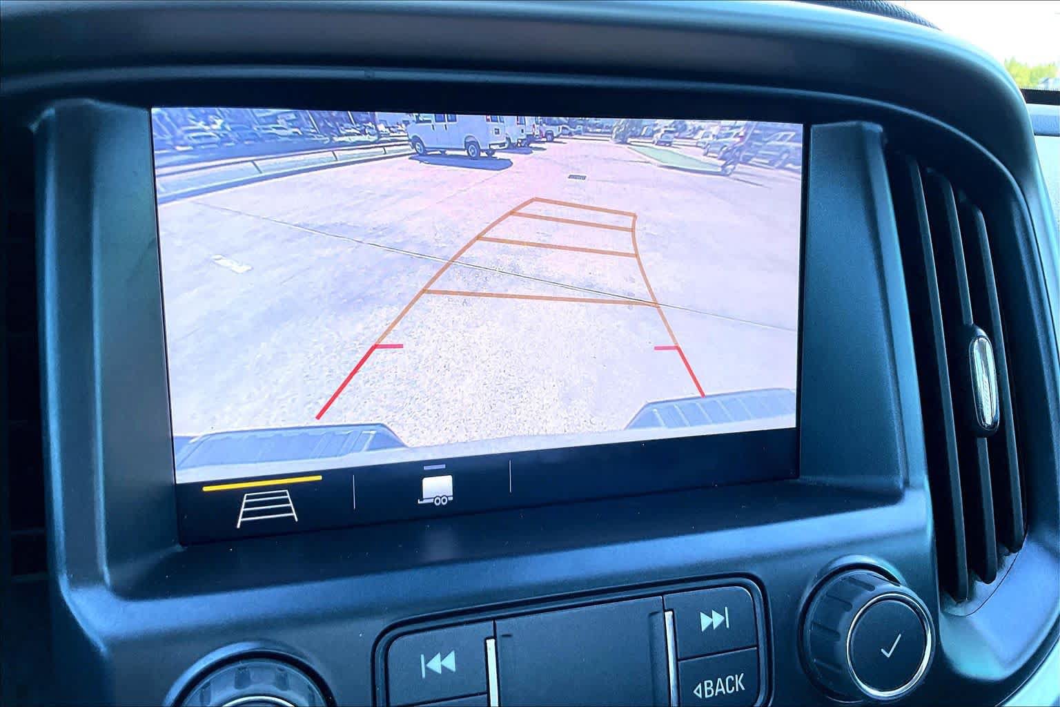 Used 2020 Chevrolet Colorado LT w/ Luxury Package RWD image 28