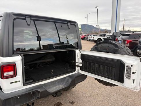 Used 2020 Jeep Wrangler Unlimited Willys image 13