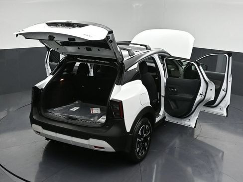 New 2026 Nissan Kicks SV w/ SV Premium Package AWD/4WD image 32