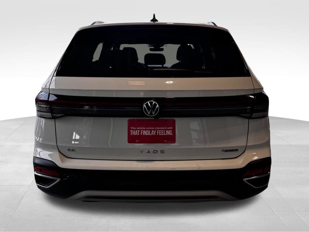 Used 2025 Volkswagen Taos SE AWD/4WD image 5