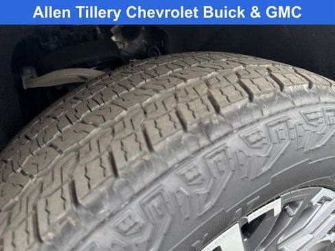 Used 2024 Chevrolet Tahoe Z71 w/ Luxury Package image 26