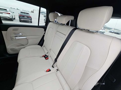 New 2026 Mercedes-Benz GLB 250 image 17