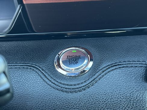 Used 2021 Lincoln Navigator Reserve image 25