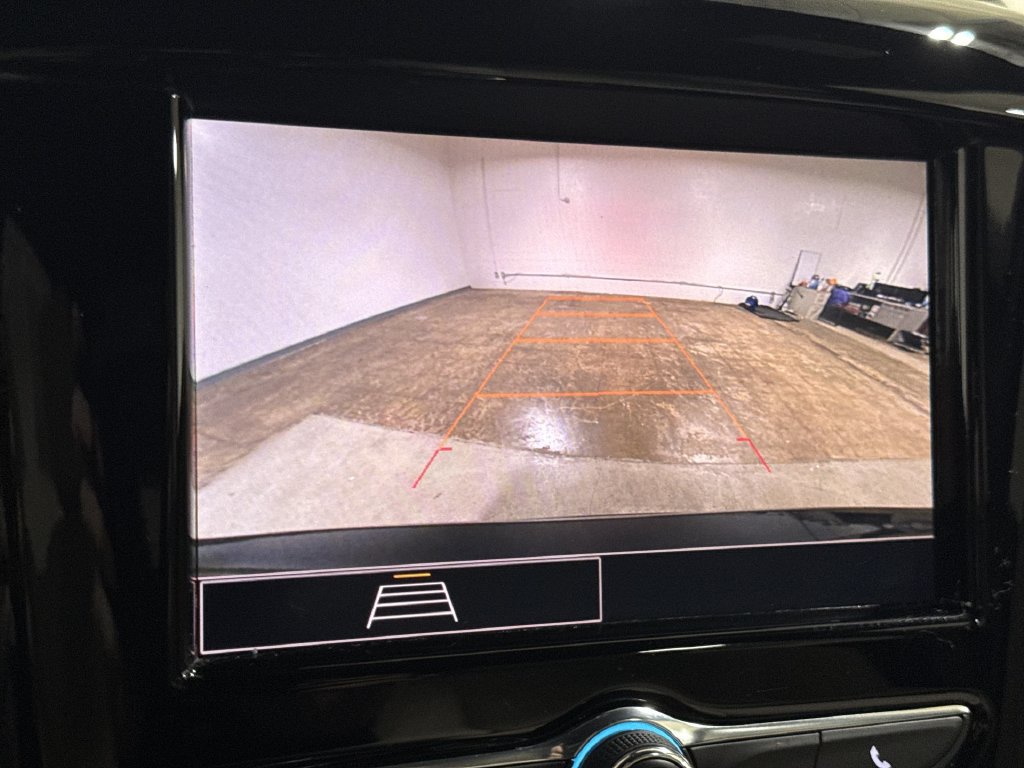 Used 2022 Chevrolet Traverse LS FWD image 15
