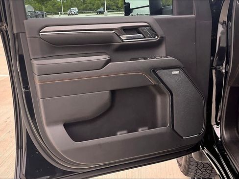 Used 2024 GMC Sierra 2500 AT4 w/ AT4 Premium Plus Package AWD/4WD image 19