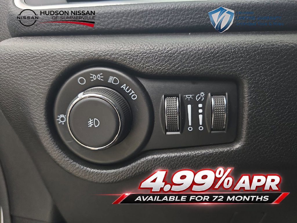 Used 2021 Chrysler Pacifica Limited w/ Uconnect Theater Family Group FWD image 39