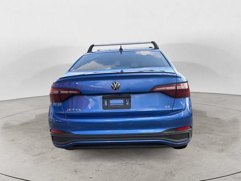 Used 2023 Volkswagen Jetta SE FWD image 4