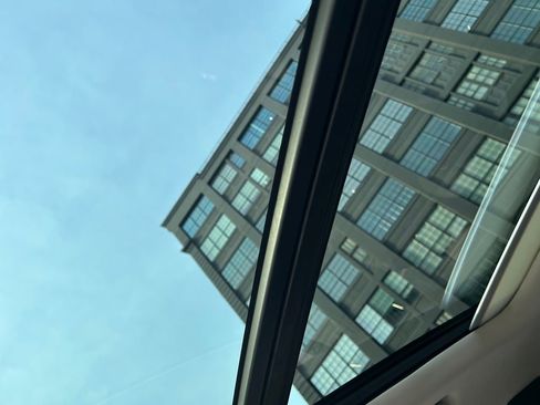 Certified 2024 Volvo XC90 B5 Plus image 33