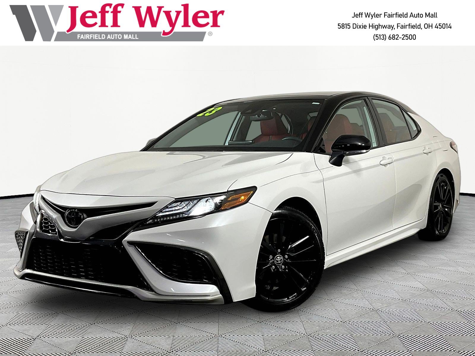 Used 2023 Toyota Camry XSE FWD image 1