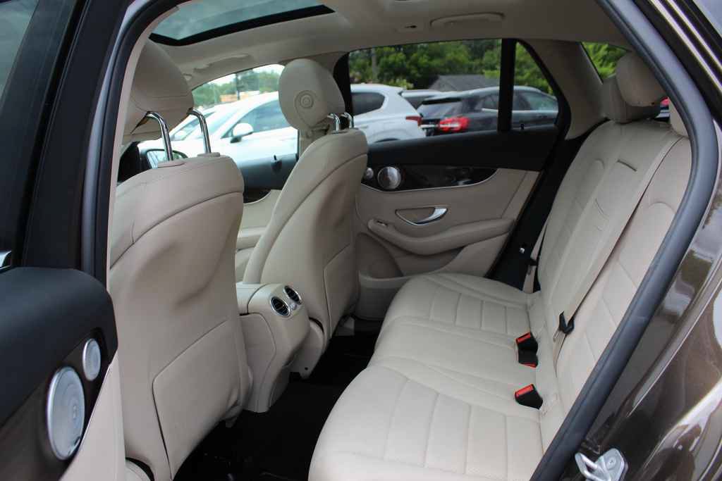 Used 2016 Mercedes-Benz GLC 300 4MATIC image 27